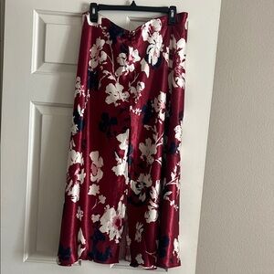 GUC XL skirt by Calligraphie. Bold rust, navy blue and cream floral print.